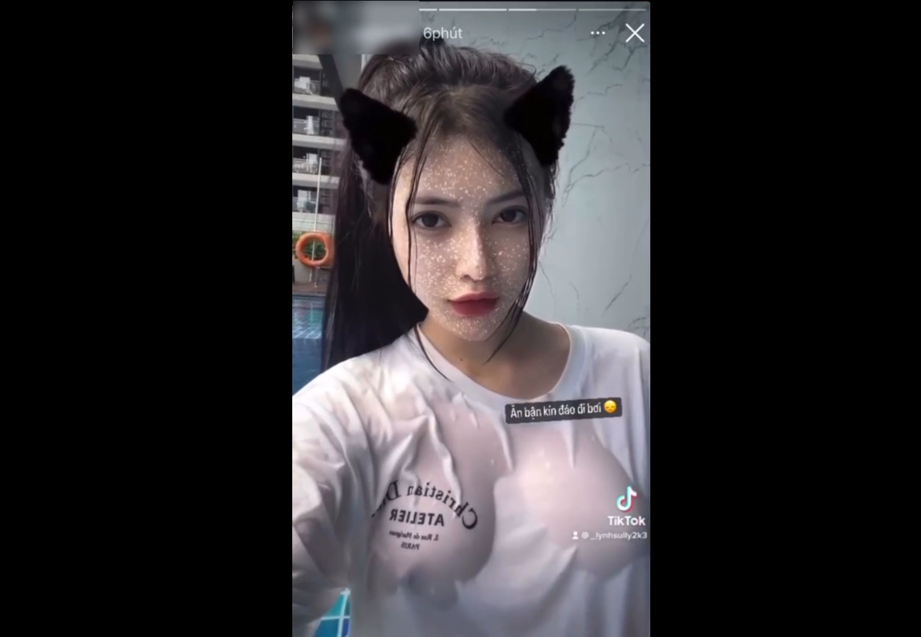 Hot girl tiktoker Thu Uyên vn khoe ngực siêu đẹp